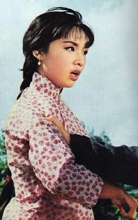 李菁17岁夺影后69岁暴毙家中多日却无人知晓