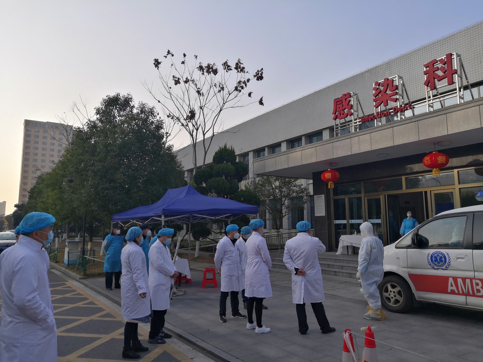 澧县人民医院:党旗飘扬在抗疫救治第一线——不忘医者初心,牢记健康