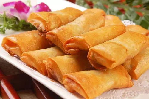 春卷历史悠久,由古代的春饼演化而来.