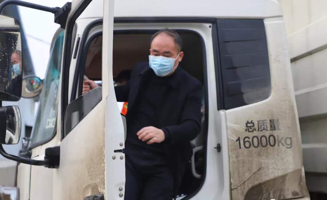 当班司机在与何宗华驾驶车辆操作一程后,信心百倍地表示:一定采取科学