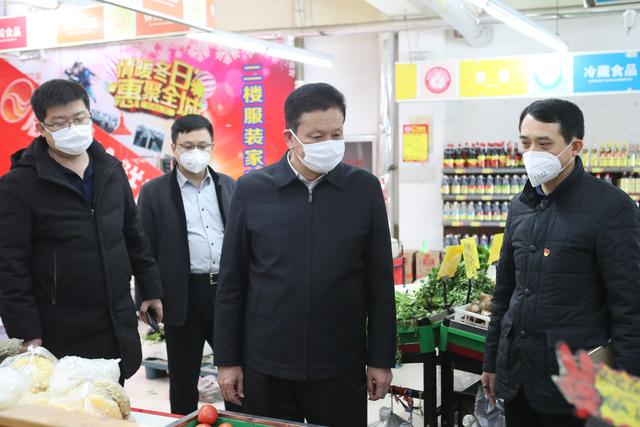 佘洪烈带队现场调度督导重点区域疫情防控工作