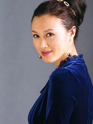 她因《美人心计》走红,在39岁生下女儿,现在48岁的她依然年轻_白珊