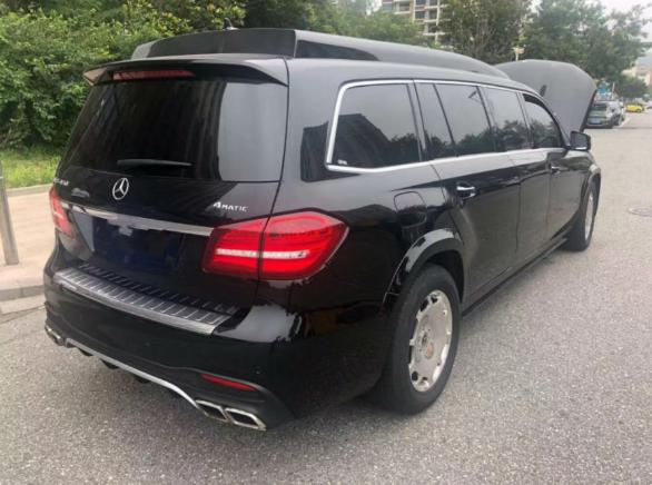 这款奔驰gls450加长版的长宽高分别为5918mm,1934mm,1880mm,可以安装