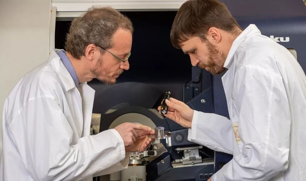 这种方法可以用于治疗如针对性感染,癌症或阿兹海默症等疾病.