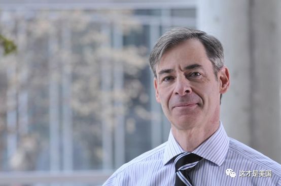 据mcmaster大学的传染病专家loeb博士说,包括口罩和呼吸器在内防护