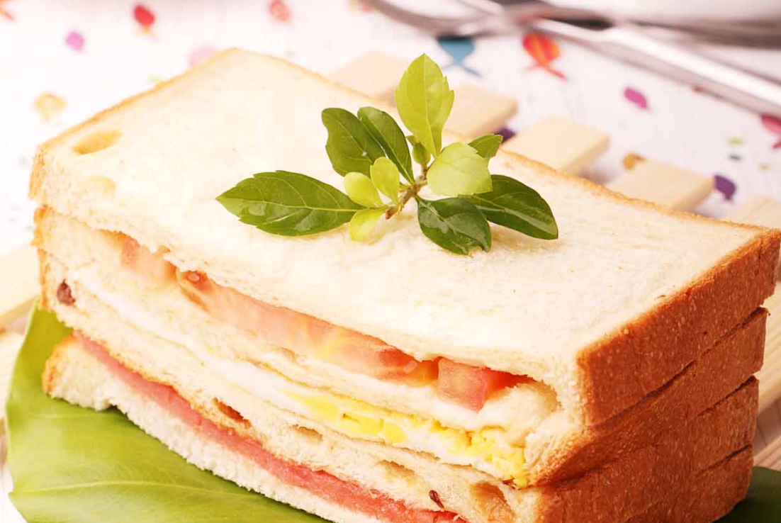 原创这款火腿西红柿鸡蛋三明治再次证明鸡蛋和西红柿真是绝配啊