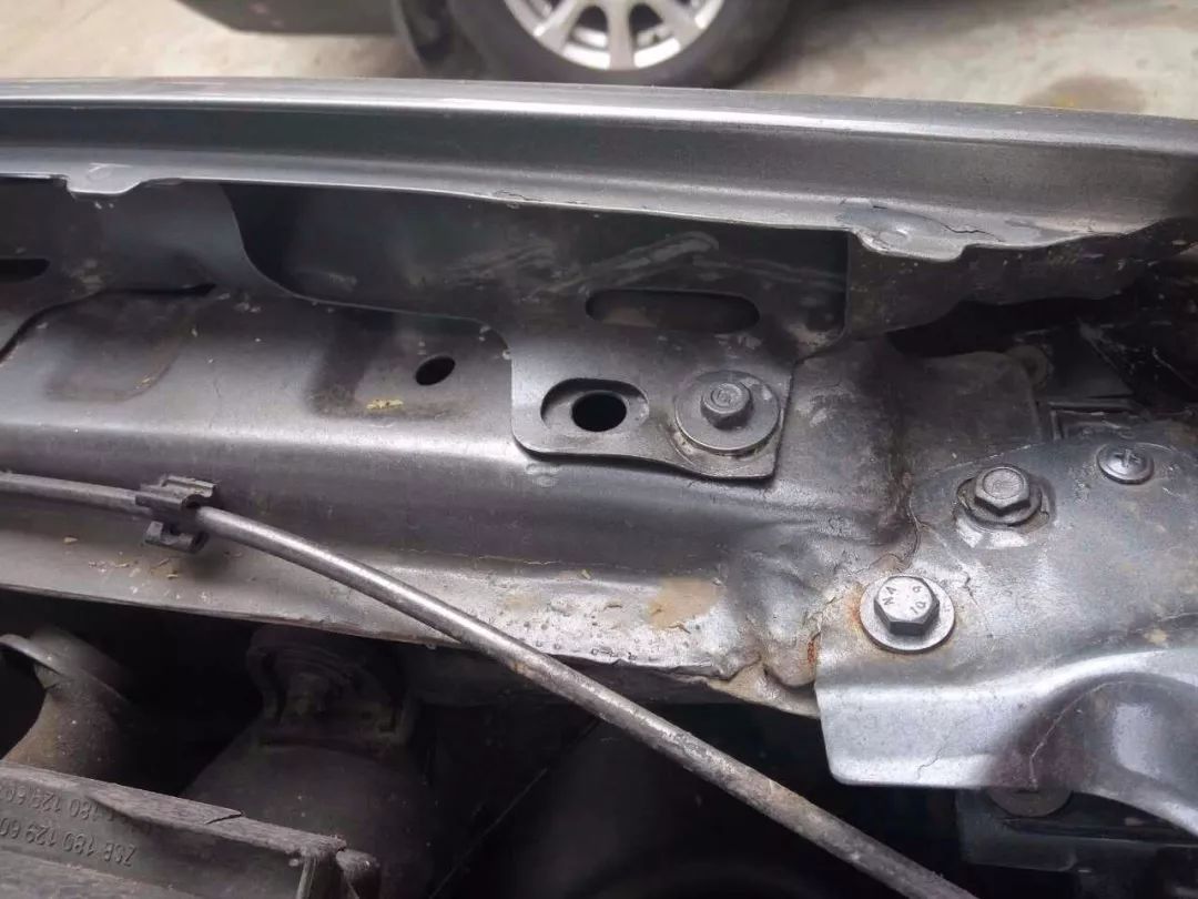 【干货技能】大众宝来水箱框架更换案例,看完你还觉得水箱框架判断难