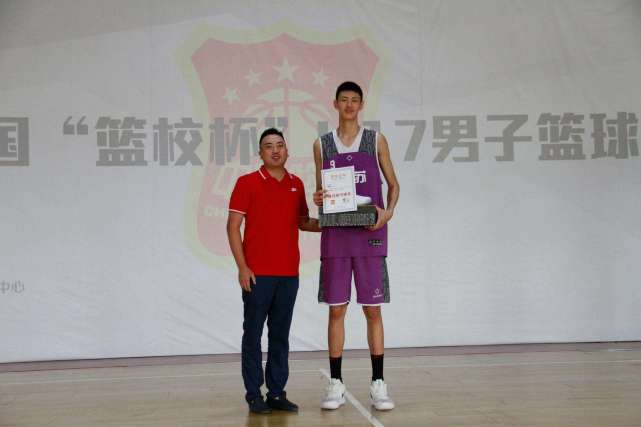 李楠可以走到今天这一步,离不开妻子戴珉的悉心陪伴.