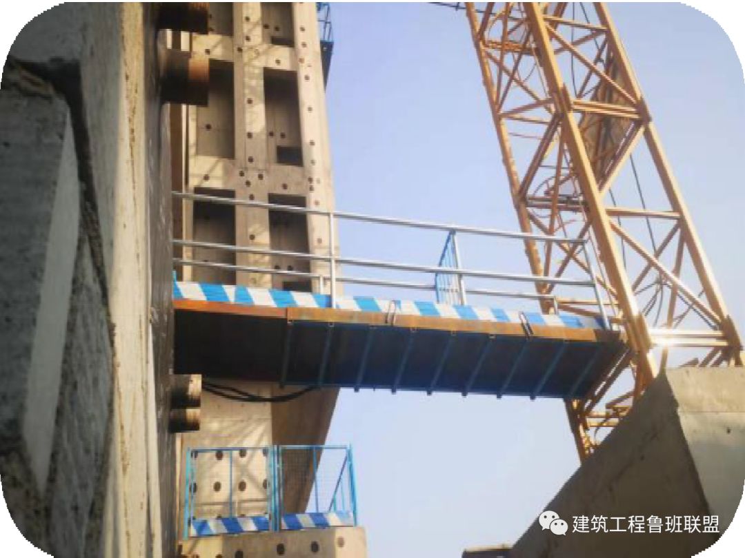 定型化塔吊上人通道塔吊基础封闭塔吊吊钩可视化系统塔吊防碰撞系统