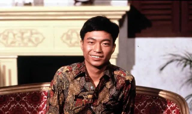 22岁被周润发捧红,出道22年没发达,如今在广东做农民!_廖伟雄