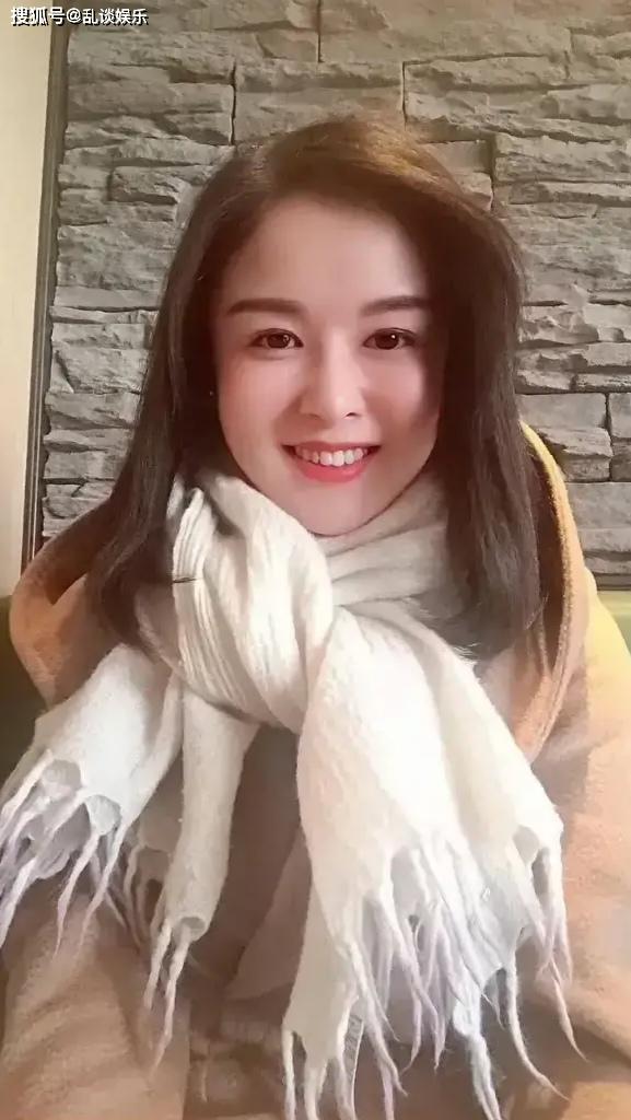 30多岁的女人勤俭持家虽然世界很复杂但你们很可爱