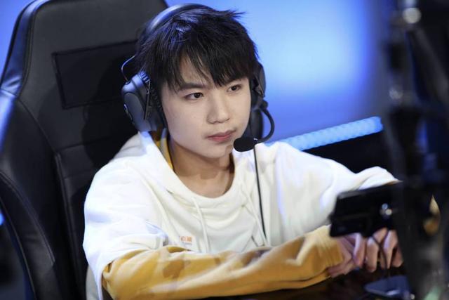 xq疑出新变动,中单九尾下放二队或转打野_选手