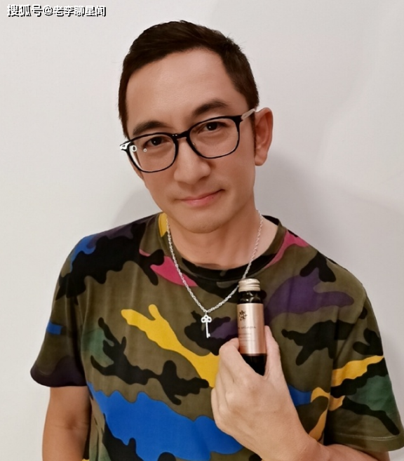 原创22岁嫁给大21岁的吴启华,七年挥霍5亿,离婚后上千万卖掉抚养权