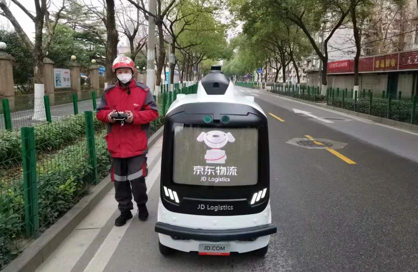京东物流无人车工程师正在武汉进行配送机器人地图采集与运营测试