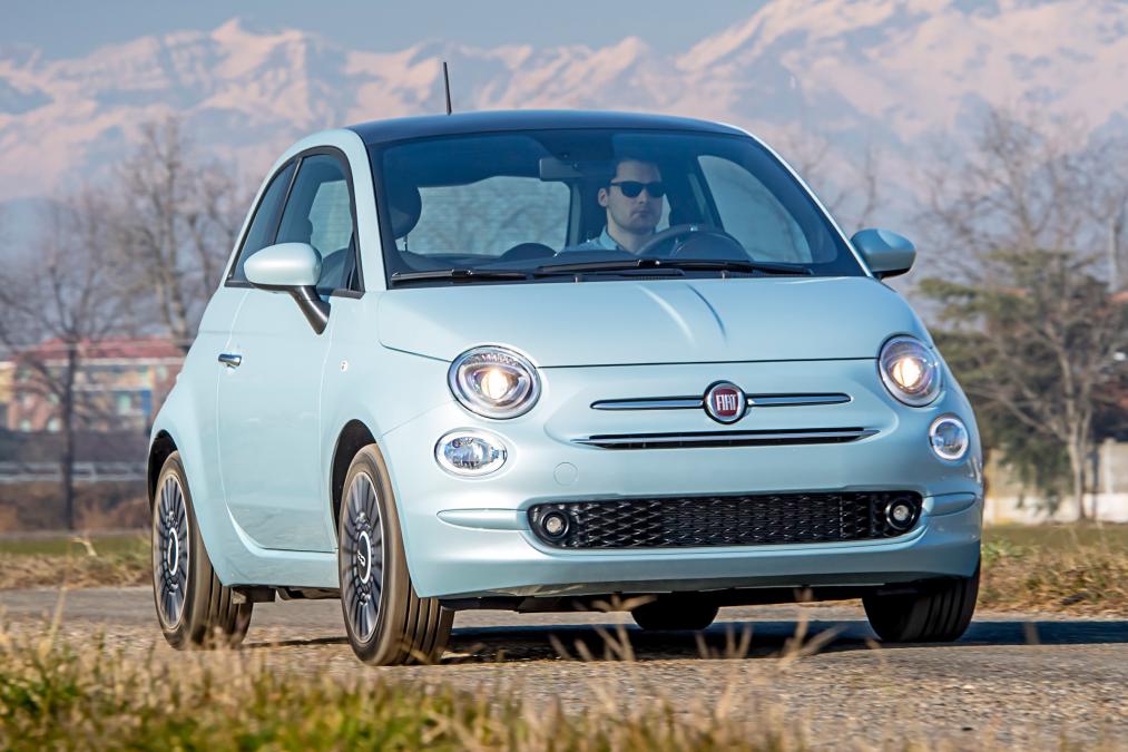 外观依旧走可爱路线2020款全新菲亚特500轻度混合动力版