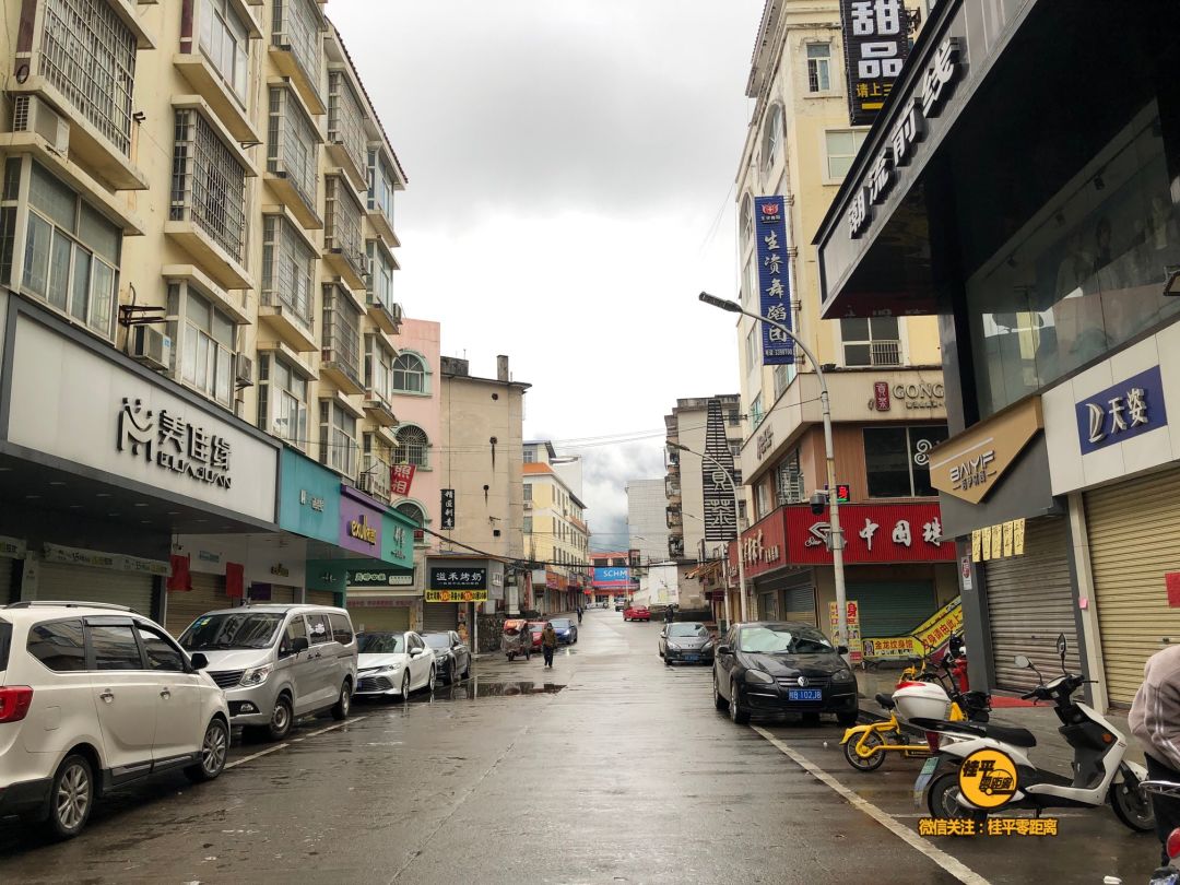 新天地步行街皆用超市不带口罩者勿进口罩一时间像手机一样成了人们的