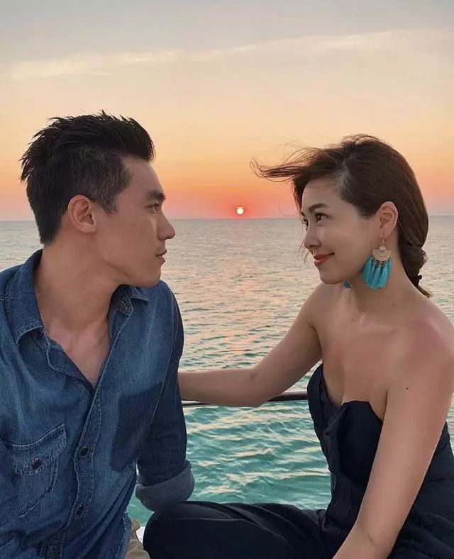 下嫁平民至今未办婚宴孙芸芸41岁小姑子廖晓乔结婚周年晒蜜月照31岁