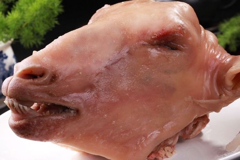 3块钱买了个羊头大厨这么一炖汤白无膻味吃着真过瘾