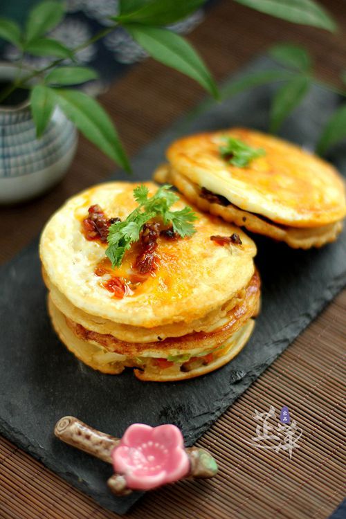 非常时期别乱跑,宅家不和面不烘烤4步就能成的中式汉堡快来试试