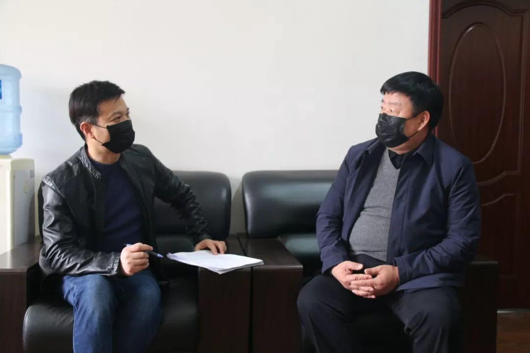 记者张欣专访市教体局局长余金喜和市文广局局长张伏生