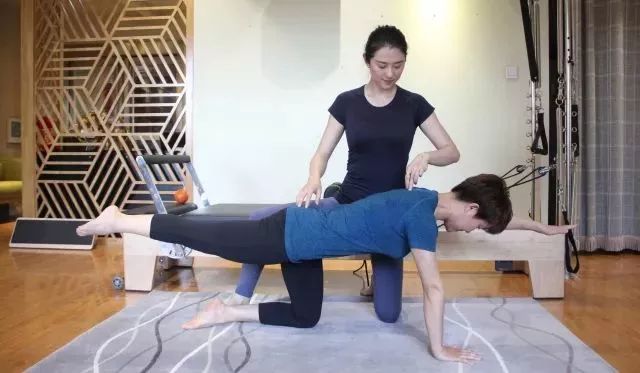 这一次,杨梓mavis老师将普拉提与瑜伽课程进行了科学搭配,视频360度