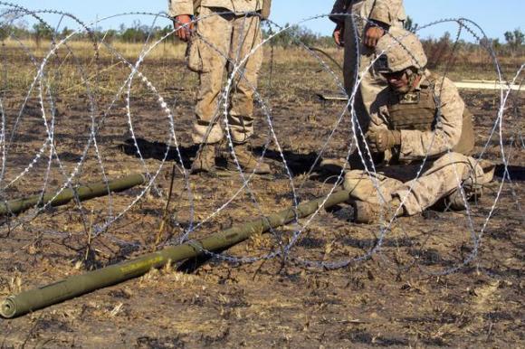 "班加罗尔鱼雷"就是最初的真正意义上的爆破筒,爆破筒主要由一根细小