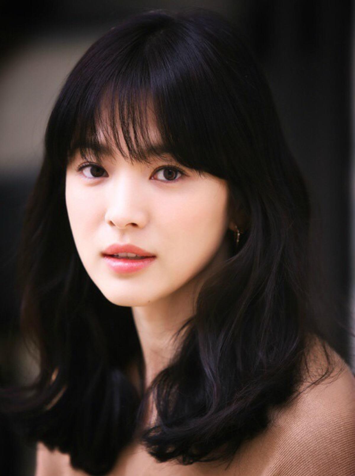 原创韩国票选最美女星,第一名想不到,第二名宋慧乔,李英爱第三