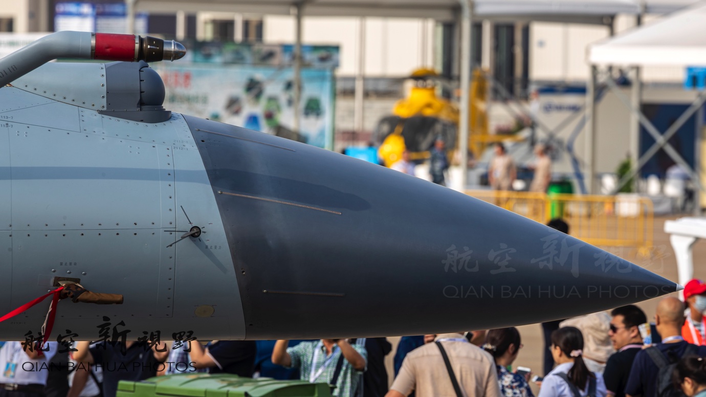 原创首次采用相控阵雷达国产战机雷达罩类似f16做工精湛比肩欧美