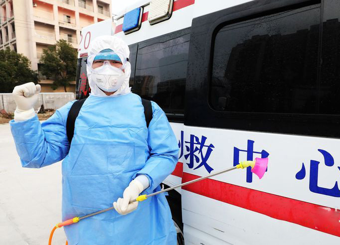 救护车|“超人”爸爸以救护车为家