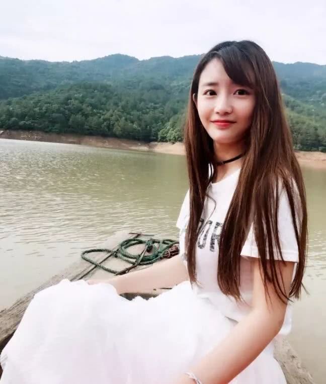 新公会给沈佳三个承诺,挺哥曾捧起芮甜甜,小损样要"起飞"了吗