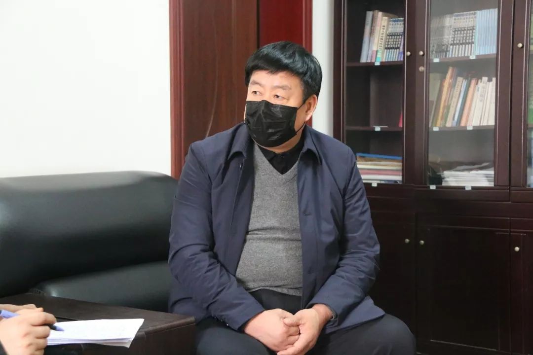 记者张欣专访市教体局局长余金喜和市文广局局长张伏生