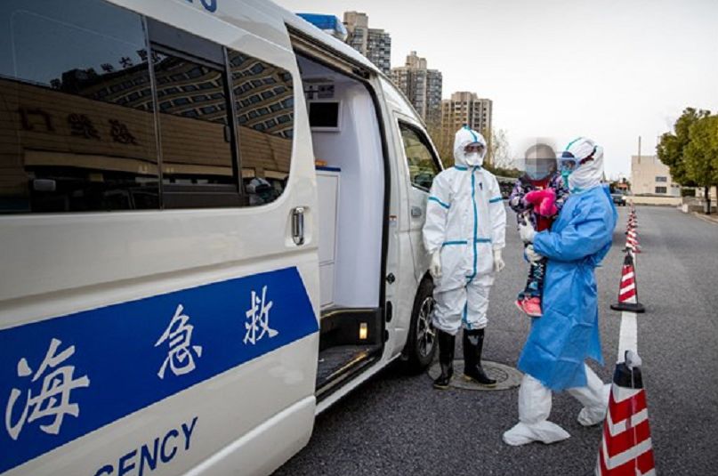 妈妈我要妈妈母亲感染新冠肺炎被隔离2岁孩子无依无靠幸好