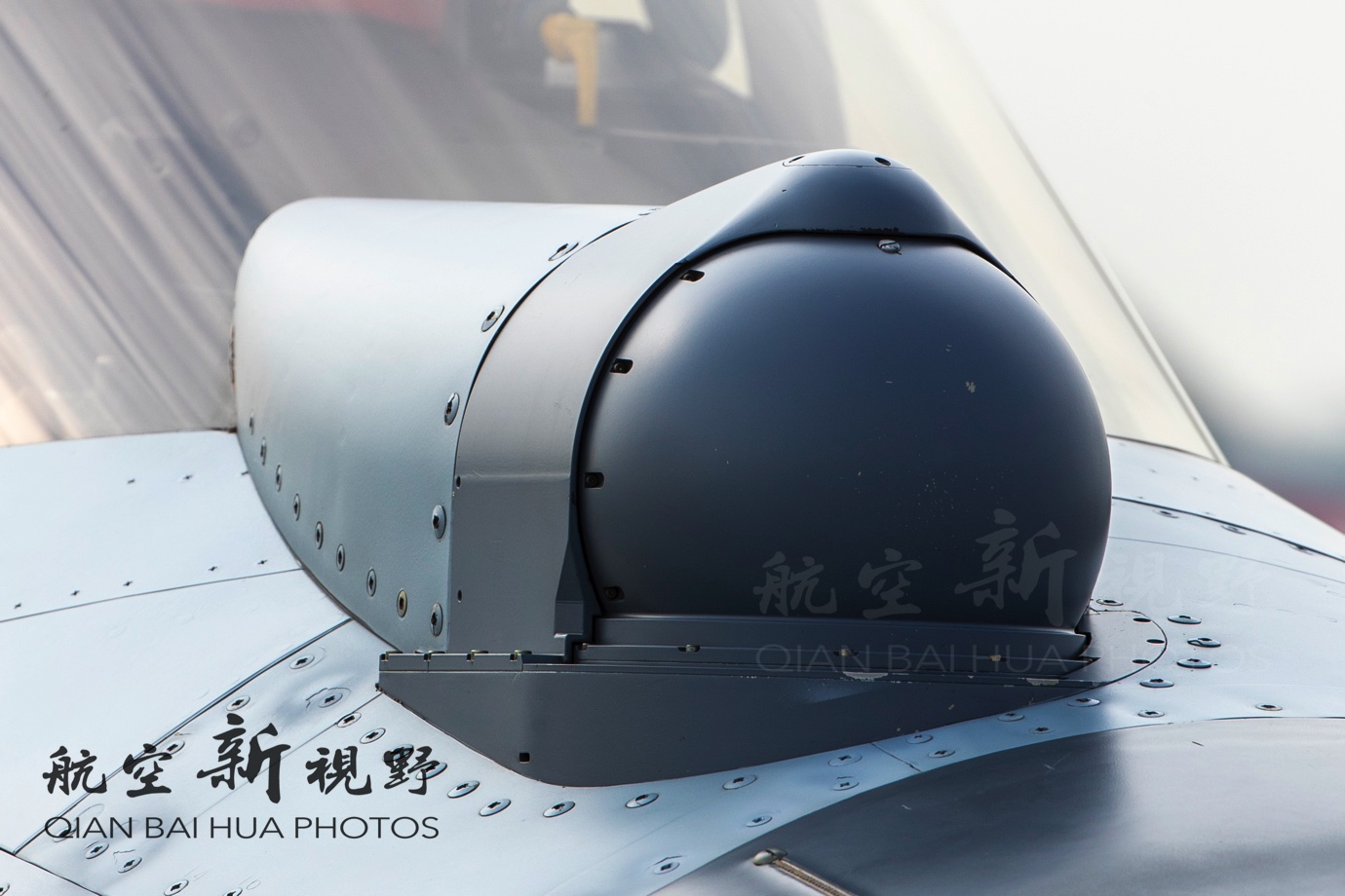 原创首次采用相控阵雷达国产战机雷达罩类似f16做工精湛比肩欧美