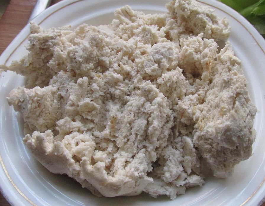 第一步:打豆浆剩下的豆渣,一碗备用.