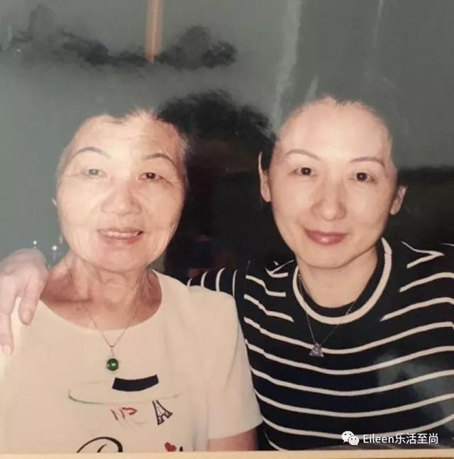 抛弃了母女3人,自此几乎断绝了联系,而独自带着一双儿女的母亲叶秀玲