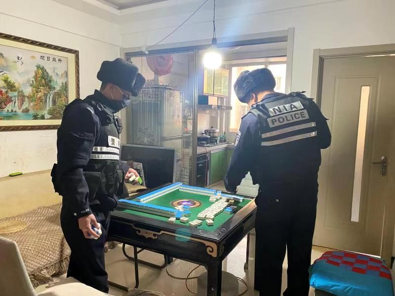 曝光丹东还有人聚众打麻将警方连窝端