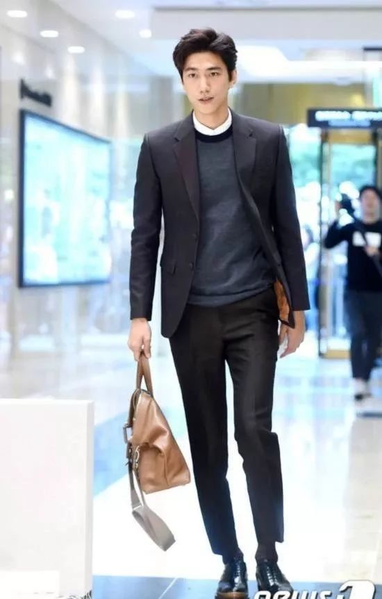 又帅又苏的男神,居然偷偷英年早婚了._盛骏