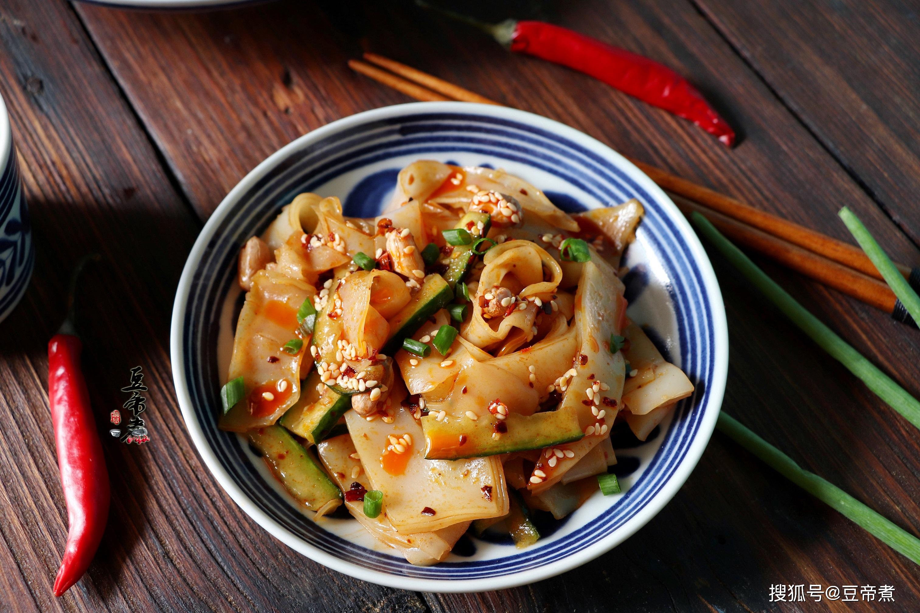 原创闲着没事干想吃凉皮又买不到不如拿点面粉和我一起做