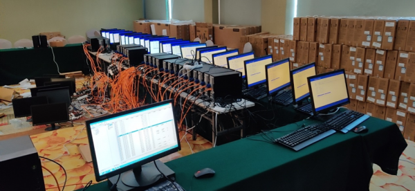 挑战"不可能"1月30日早上九点,智慧服务志愿们来到联想的郊区仓库