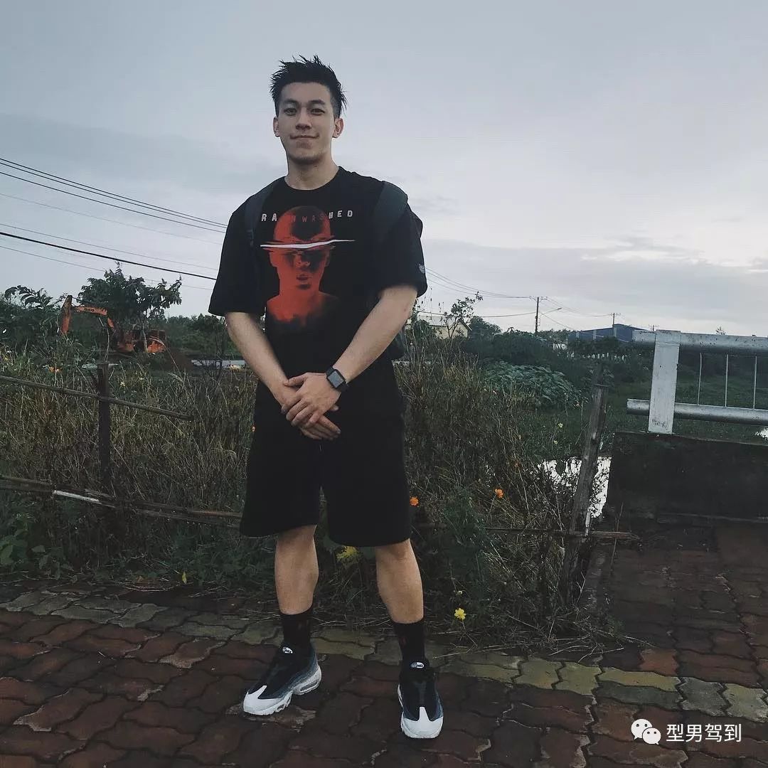 越南头号肌肉网红大鼻子粗腿实力超群