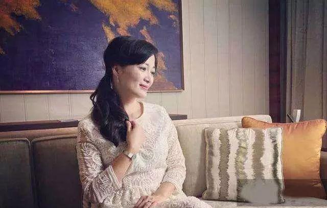 与梁朝伟搭戏背叛刘德华闪婚豪门破产离婚44岁再嫁富豪产1女