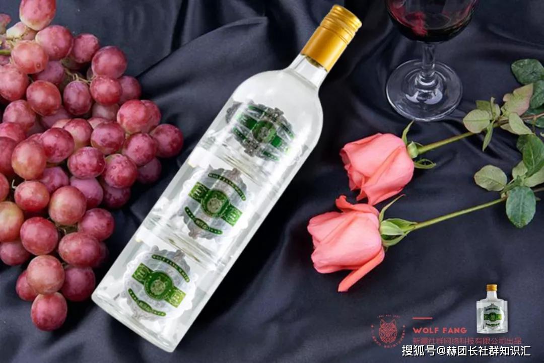 结合了酒香和葡萄果香的自然融合,入口顺滑,前味浓烈带有中国白酒刚烈