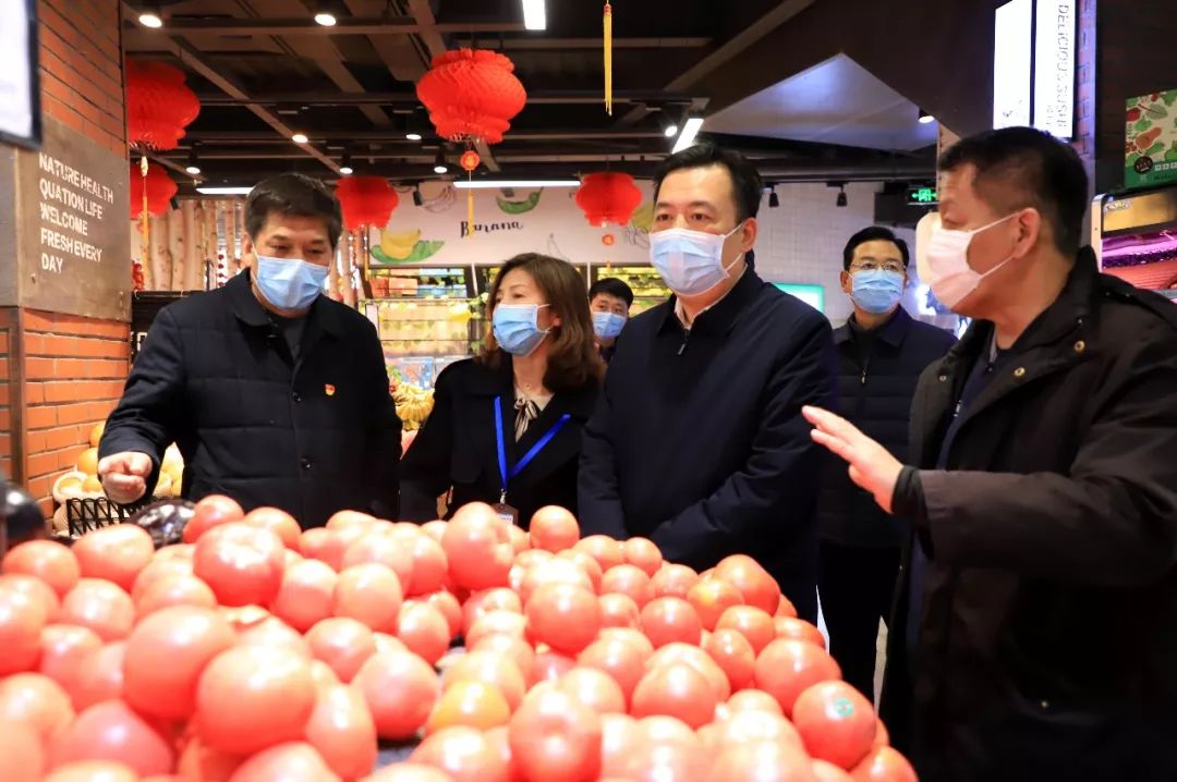 "付磊一行来到金祥苑社区,集英街锦鲤超市,开封北站,连霍高速开封下