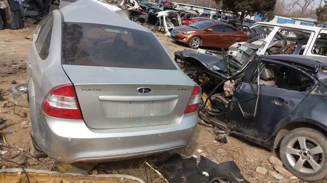 二手車交易缺乏有力監管,導致很多事故車,問題車流入市場,就連廣告鋪