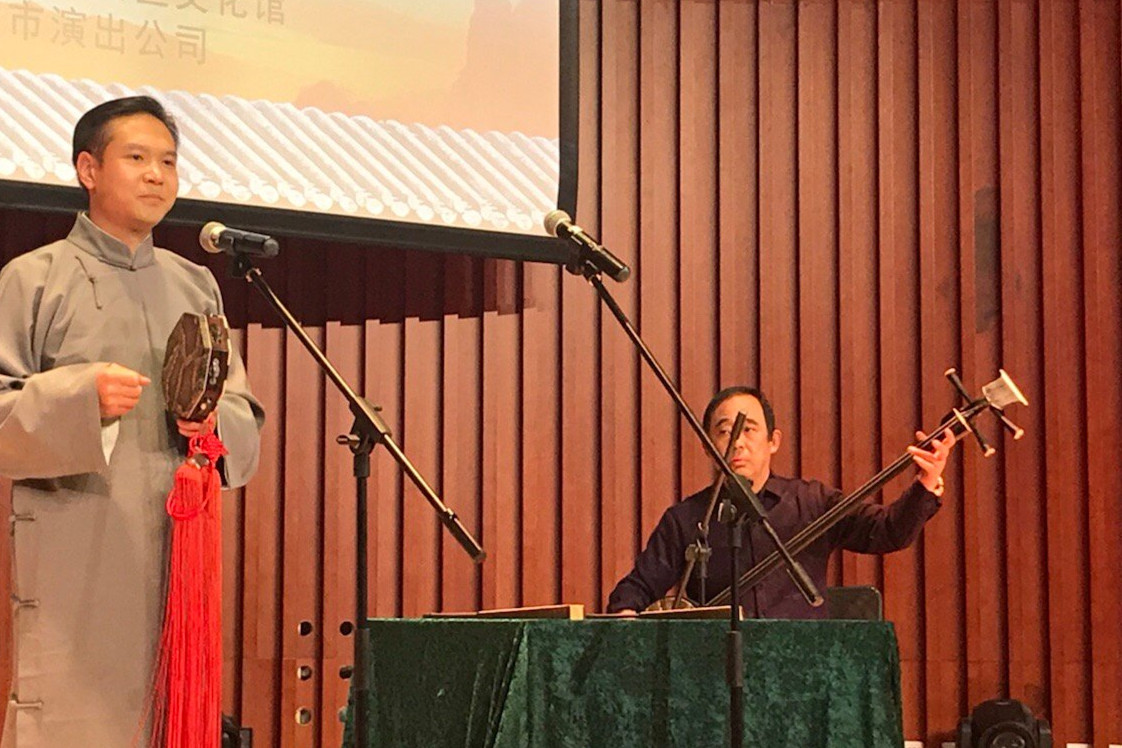 此人是德云社著名弦师张云雷周九良跟他学艺女儿是郭德纲义女