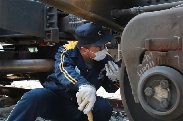 用一组照片 带你认识他们 这里有你吗 来源:库尔勒车辆段融媒体工作室