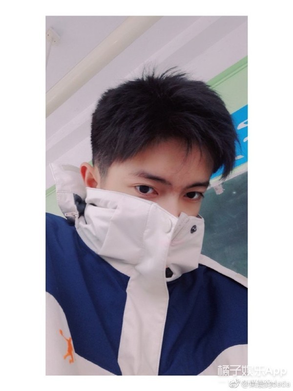 民间帅哥真绝色!"侧脸玄彬"西装唱rap,"初二王俊凯"诗词四连冠