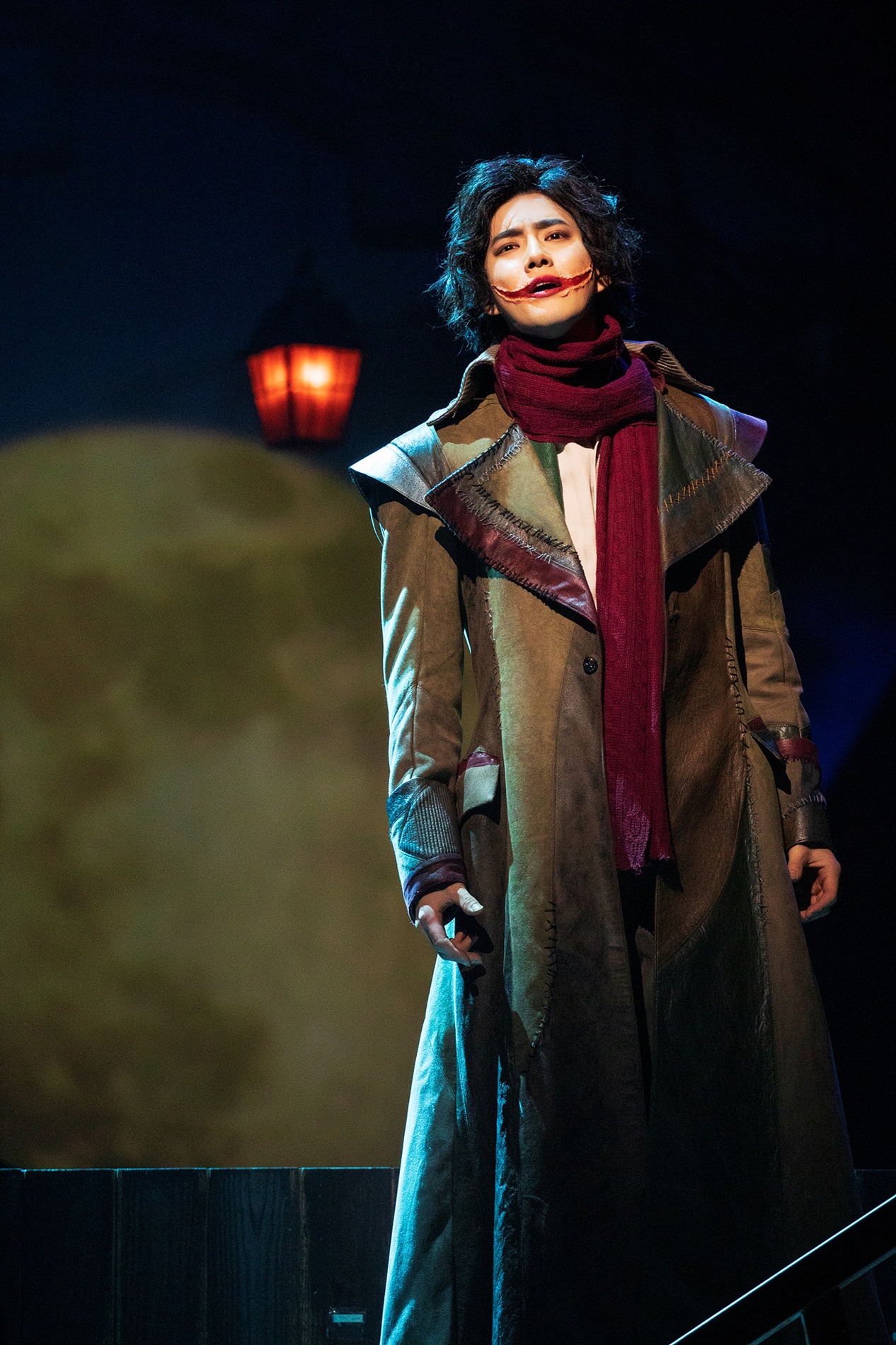 suho发表音乐剧《笑面人》终演感想,"是终身难忘的宝贵作品"