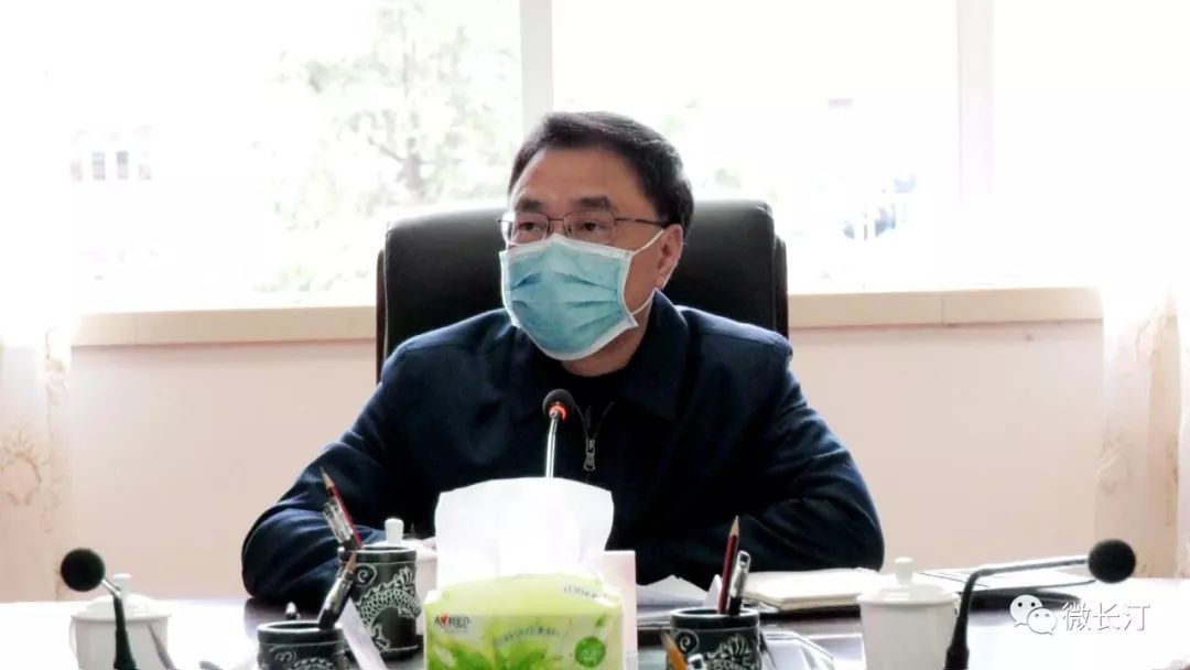 县委副书记,县长马水清主持会议,县委常委兰思义,副县长廖凤英,县教育