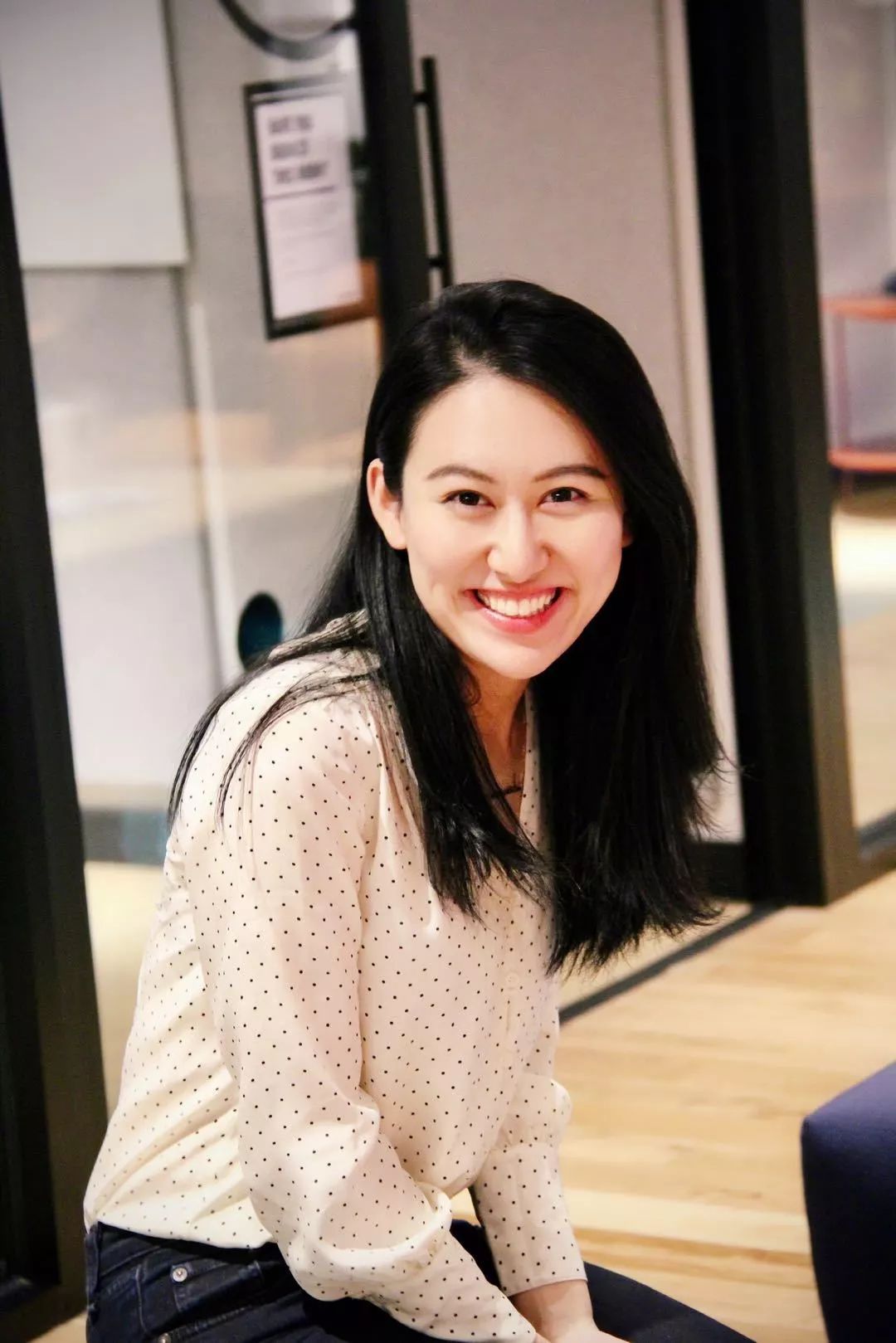 一封北大女孩给华尔街的辞职信：世界很大，我想帮帮他们！_Lindsay